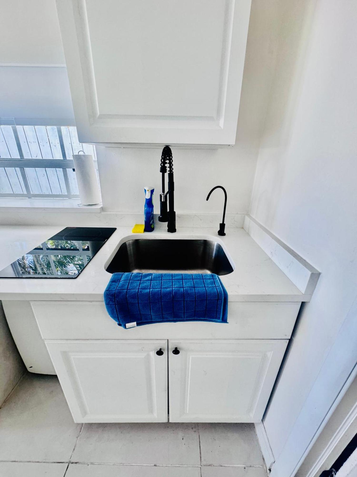 Modern Home - Termpurpedic Queen Bed, Laundry, Free Parkging, Ev Tesla Hollywood Exteriér fotografie